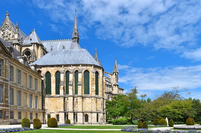 E-Scavenger Hunt Reims: Explore the City at Your Own Pace