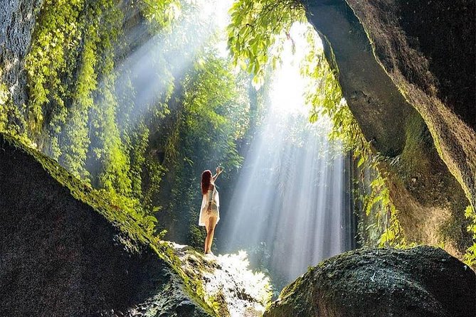 East Bali Tour Heaven Gate, Water Palace & Photographer