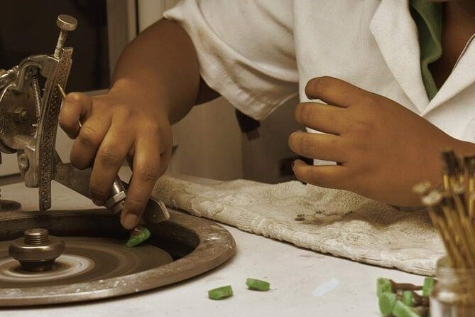 Emeralds Polishing Workshop and Museum Tour - Overview and Experience