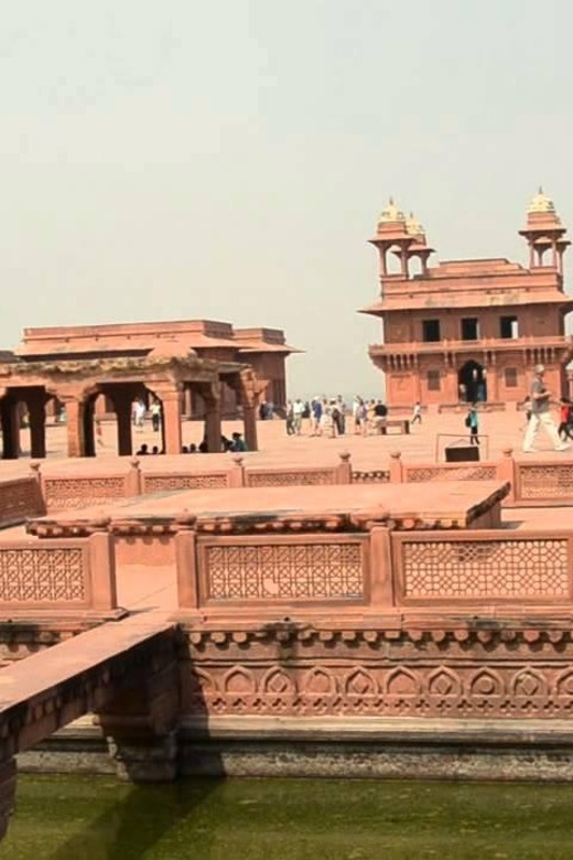 Explore Agra, Fatehpur Sikri, and Delhi on an Overnight Tour