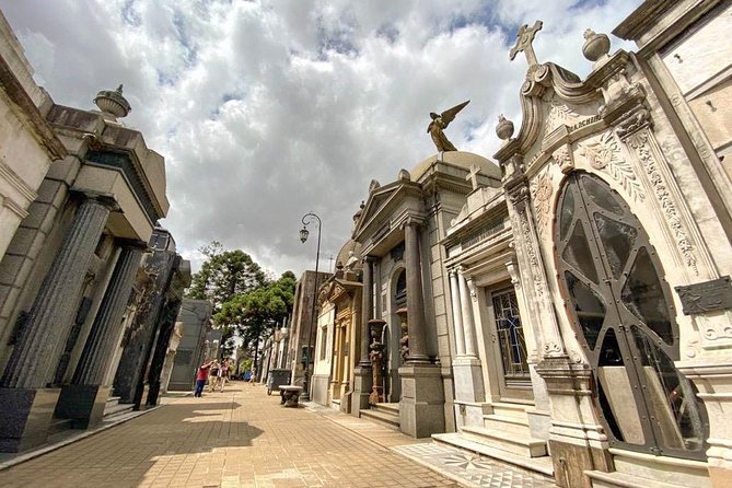 Explore Buenos Aires Highlights on a Walking Tour