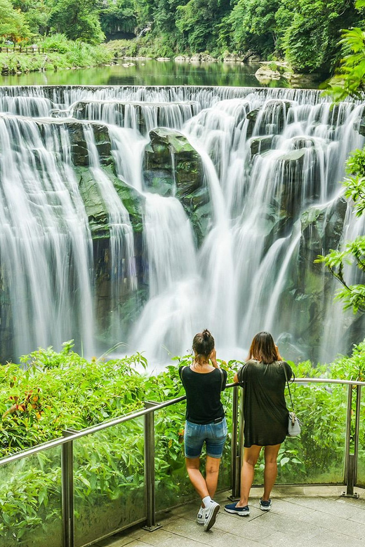 🏮Discover Taiwans Charms: Jiufen & Shifen Private Day Tour - Tour Overview