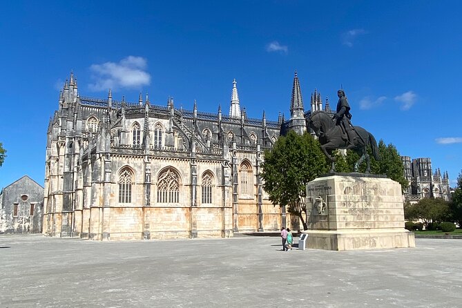 Fatima, Batalha, Nazare and Obidos Full Day Tour From Lisbon