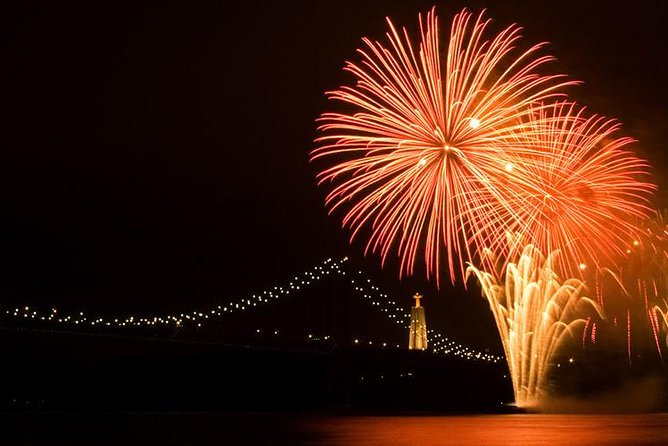 Fireworks and Open Bar in New Years Eve Cruise in Lisbon