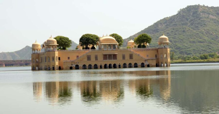 From Delhi: 2-Day Golden Triangle Trip to Agra and Jaipur