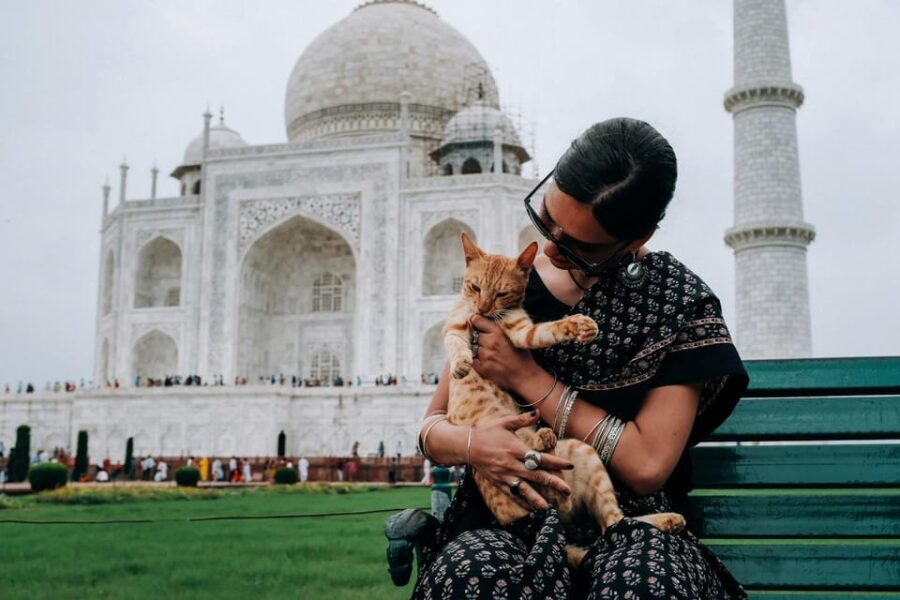 From Delhi: Private 2-Day Taj Mahal Sunrise and Sunset Tour