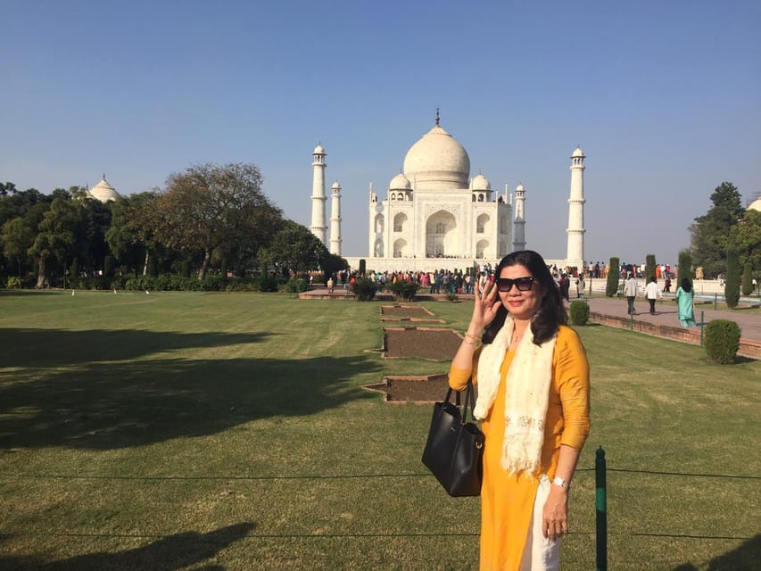 From Delhi: Taj Mahal Sunrise Tour by Car – All Inclusive