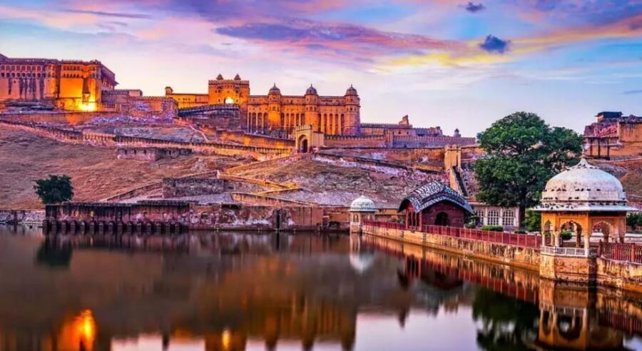 From Jaipur : 2 Day Guided Pink City Tour With 3-Star Hotel