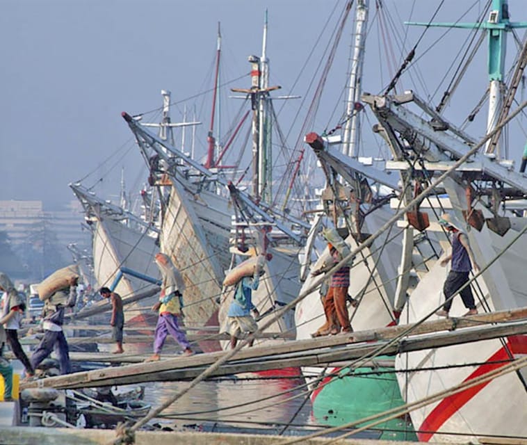 From Jakarta : Wonderful 3 Days With Tour Guide Italia
