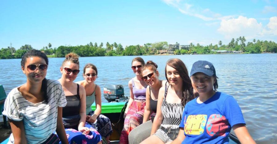From Kalutara: Bentota Day Tour and Hikkaduwa Beach Tour