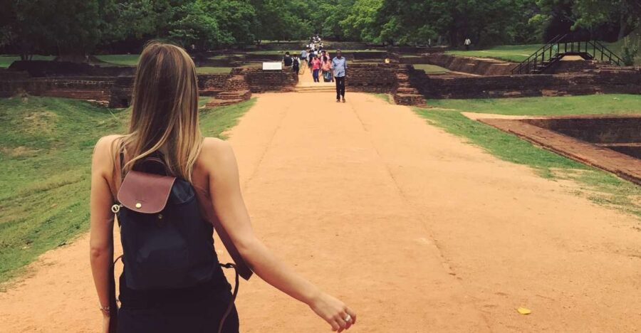 From Kandy: Sigiriya and Dambulla Day Trip and Safari