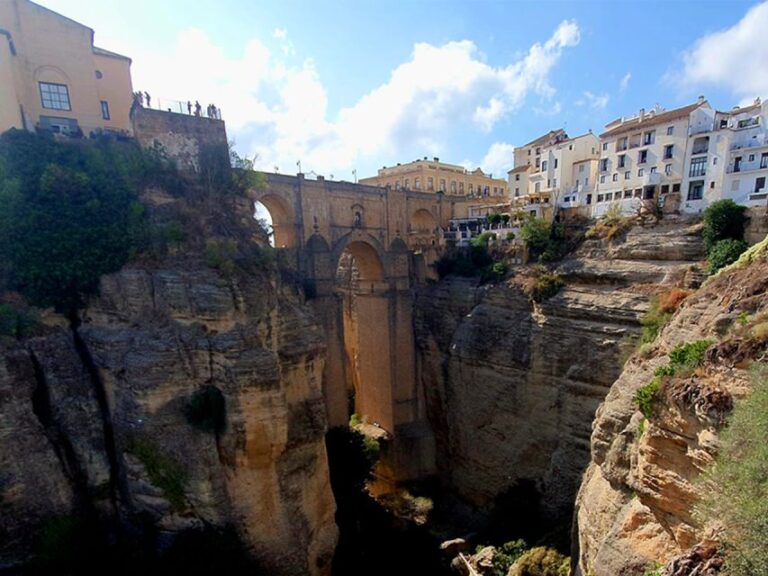 From Malaga: Ronda and Setenil De Las Bodegas Complete Tour