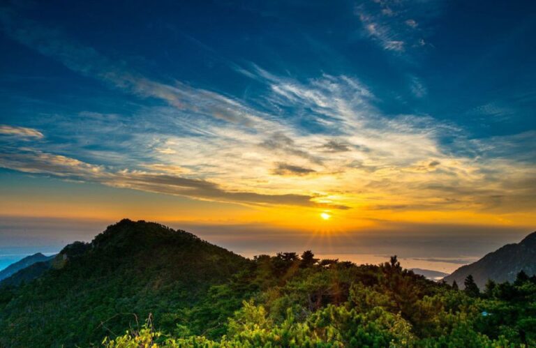 From Nanchang: Private Full-Day Lushan Mountain Hiking