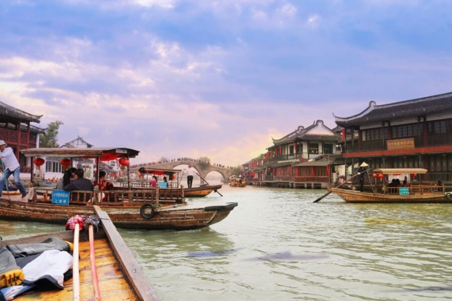 From Shanghai: Private Zhujiajiao Tour With Boat Ride