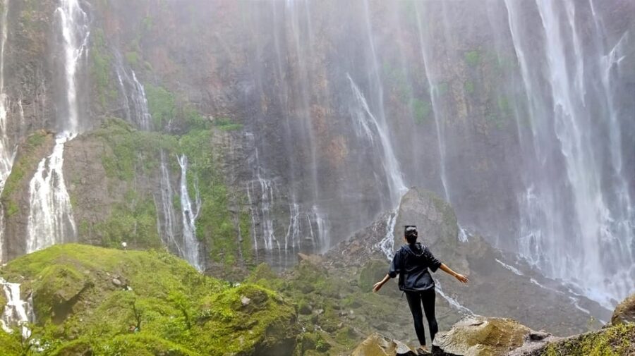 From Surabaya/Malang: Bromo, Tumpaksewu Waterfall in 2 Days