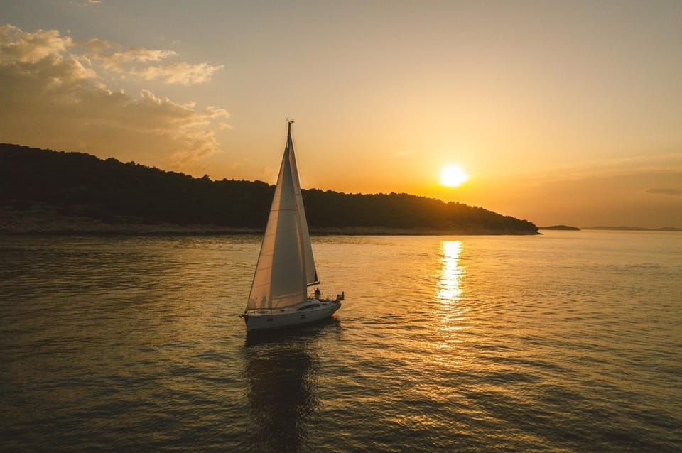 From Valletta: Romantic Sunset Cruise on a Sailing Yacht - Activity Overview