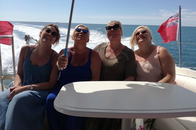 Full-Day Exclusive Boat Cruise With Drinks and Nibbles