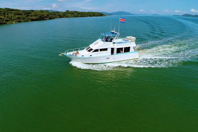 Full Day Excursion to Tortuga Island From Puntarenas