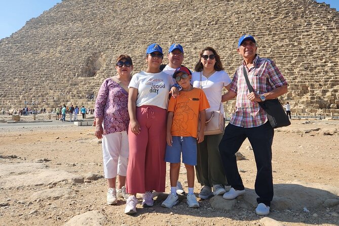Full Day Private Tour of Giza Pyramids and Egyptian Museum
