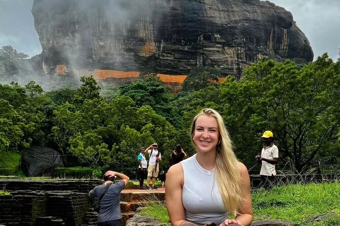 Full Day Private Tour to Sigiriya and Dambulla