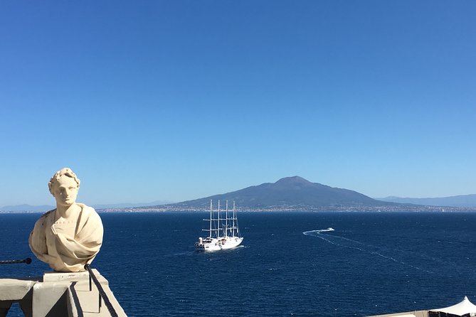 Full-Day Private VIP Boat Tour to Capri