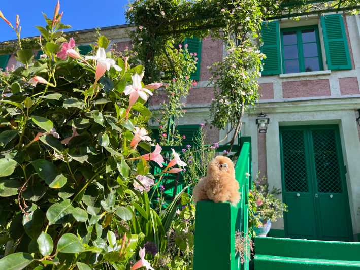 Giverny Half-Day Private Tour by Mini-Van (Up to 6 Ppl)