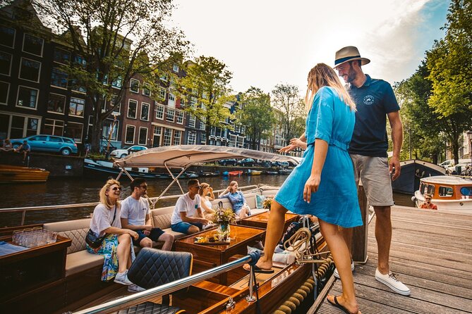 Good Morning Amsterdam Canal Cruise in Small Group - Inclusions