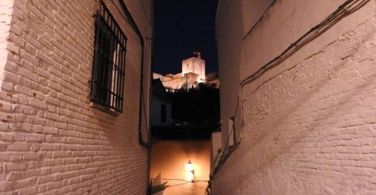 Granada: Albaicín in the Dark Walking Tour