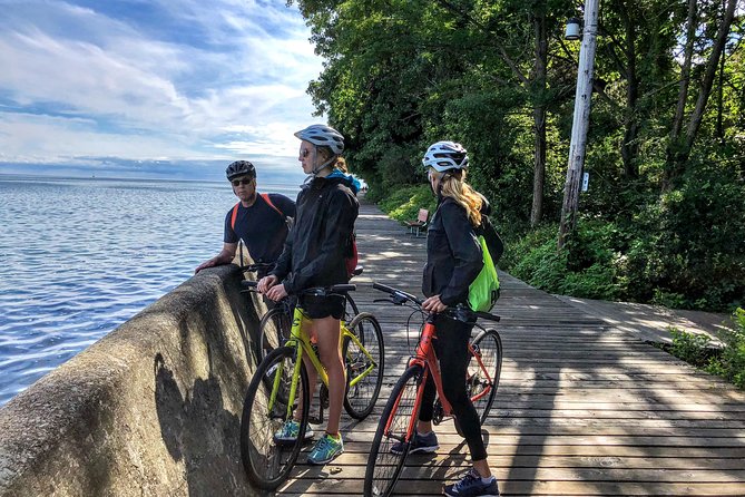Guided Bicycle Tour – Toronto Waterfront, Island and Distillery