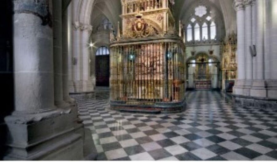 Guided Tour of the Toledo Cathedral (Input Included)