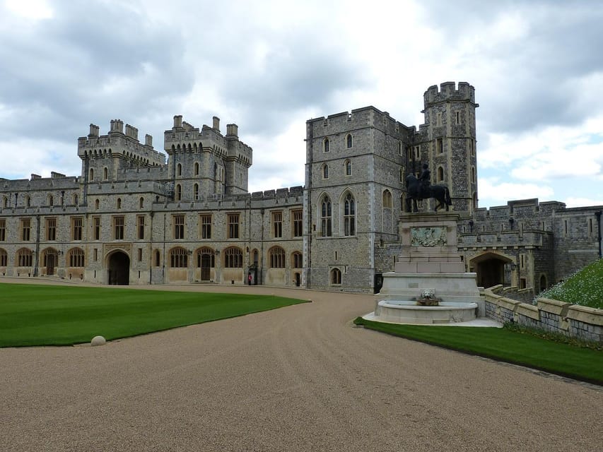 Guided Walking Tour of Windsor for Large Groups 10+