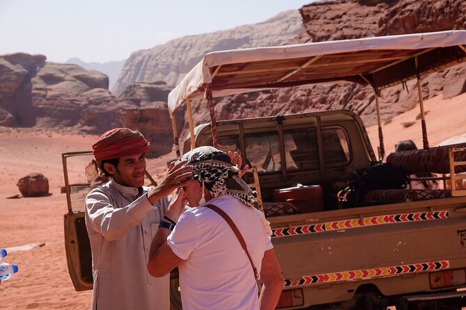 Half Day Jeep Tour in Wadi Rum Incl. Water and Bedouin Tea