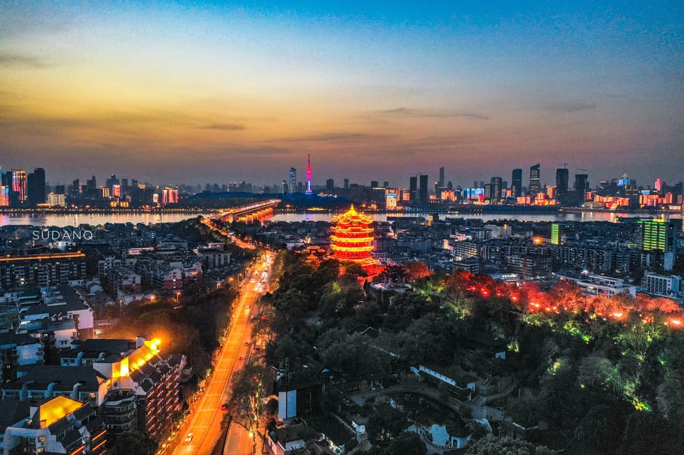 Half Day Wuhan Yellow Crane Tower and Donghu Lake - Itinerary Highlights