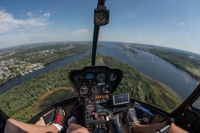 Helicopter Private Tour Over Ottawa 70KM in 20 Min