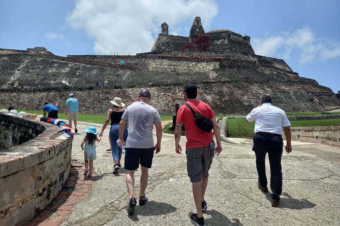 Highlights & Iconic Places City Tour!