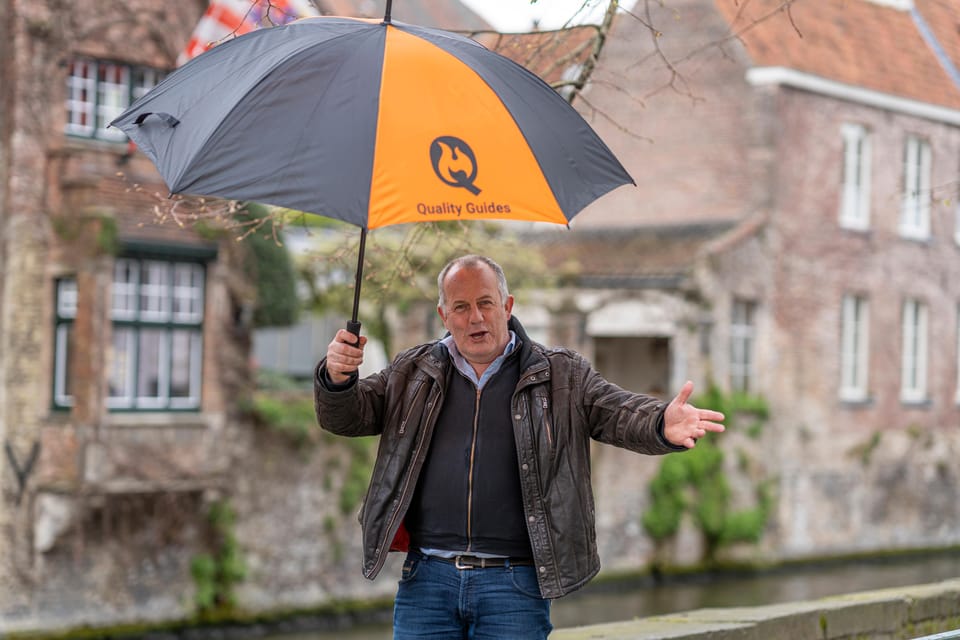 Historical Walk in Bruges With Local Guide. Praline Included - Tour Overview and Pricing