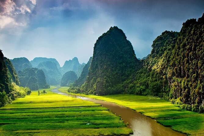 Hoa Lu, Tam Coc, Mua Cave Via Bike & Boat – Top Rated Tours 1 Day