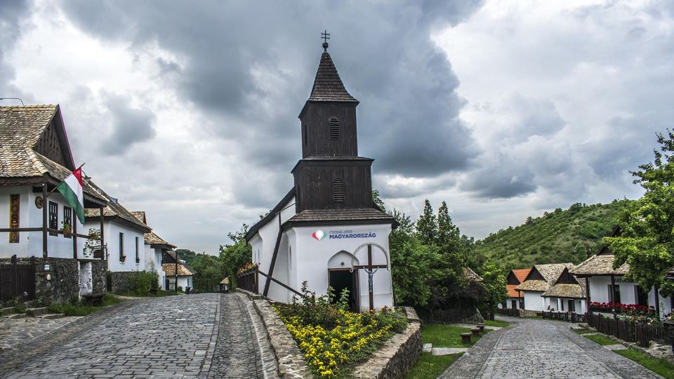 Hollókő Ethnographic Village: Day Tour From Budapest - Overview of the Tour