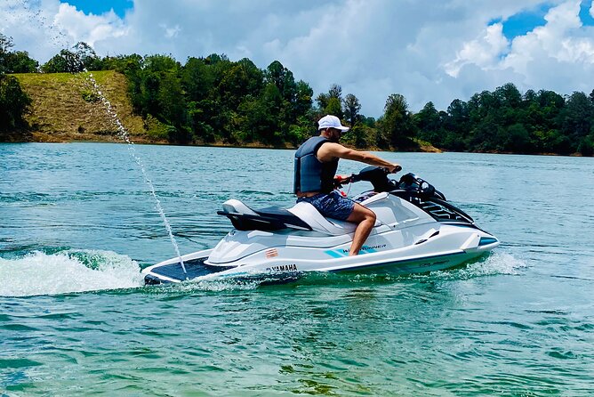Jet Ski in Guatapé Antioquia