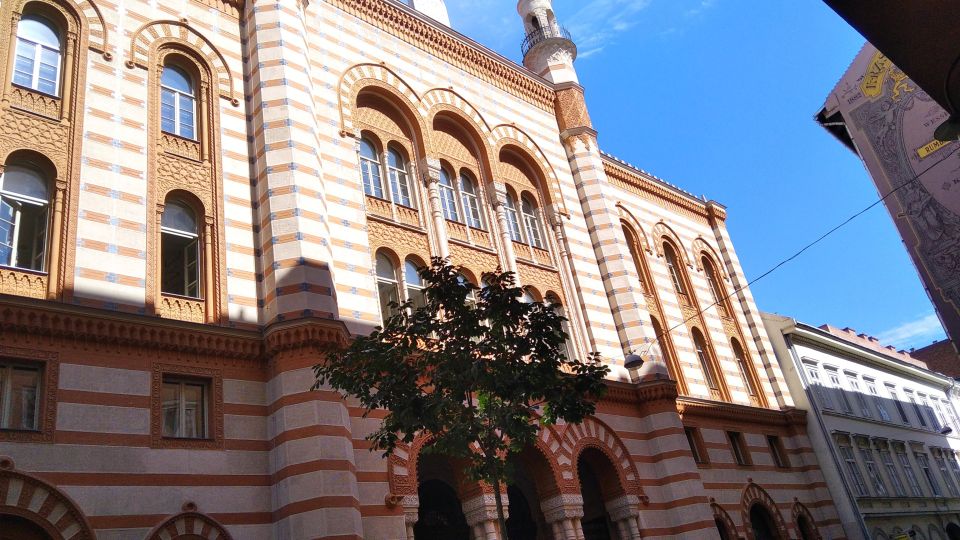 Jewish Quarter & Synagogues With Personal Stories - Overview of the Jewish Quarter