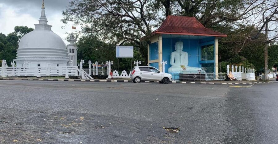 Kandy City Tour by Tuk Tuk With Experts