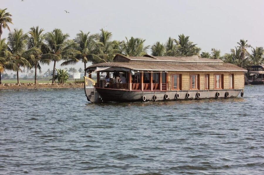 Kerala Beach & Bay Tour
