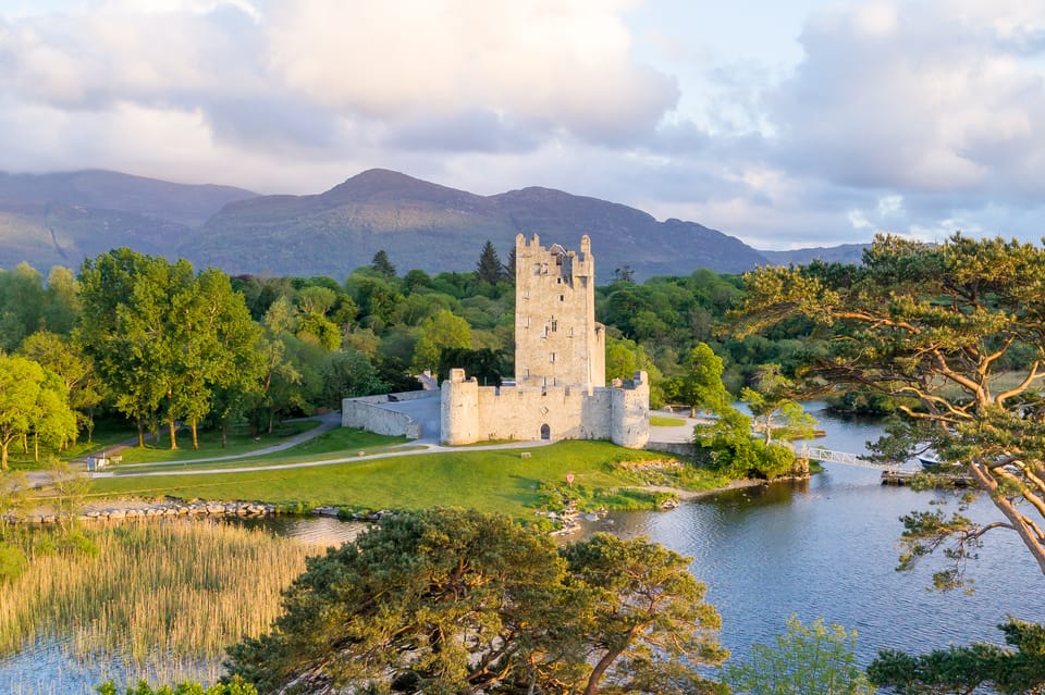 Killarney: Gap of Dunloe Pony, Trap & Traditional Boat Tour - Tour Overview