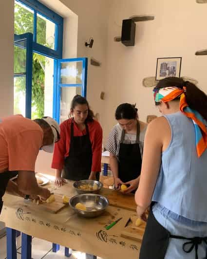 Kourounochori : Gregorys Traditional Cooking Class - Activity Overview