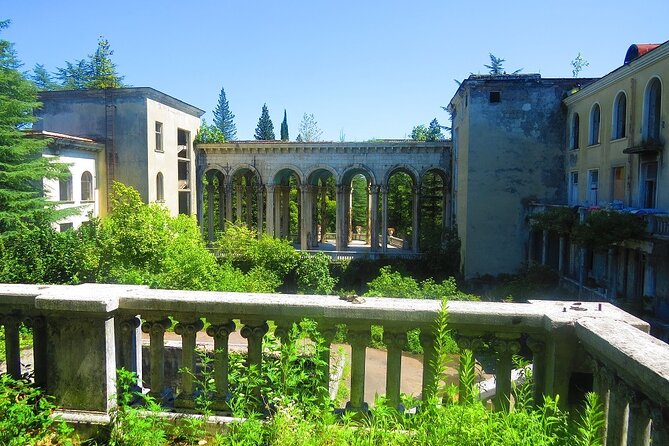 Kutaisi, Prometheus Cave and Wine Tour