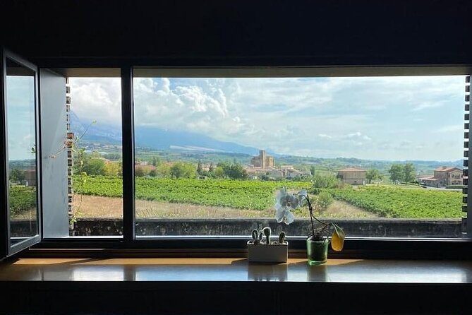 La Rioja: Wine Cellars and Laguardia Private Tour  – Pamplona