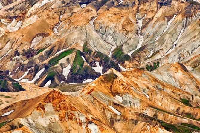 Landmannalaugar 4×4 Tour : Waterfalls & Hotspring Bath