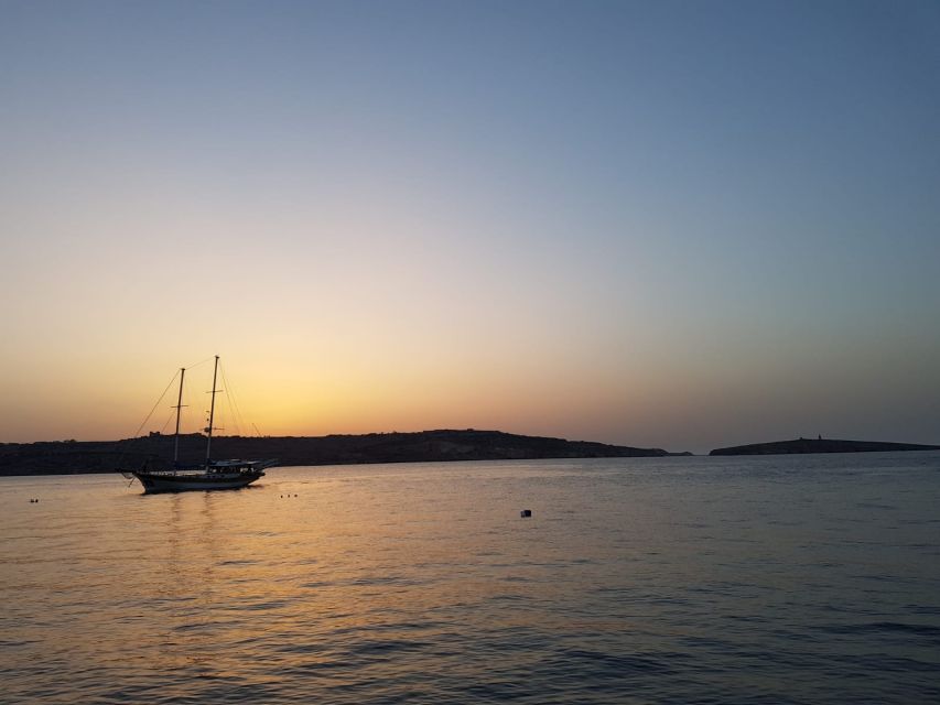 Late Afternoon Cruise to the Blue Lagoon and Seacaves - Activity Overview