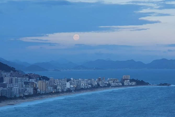 Learn to Make a Caipirinha in Vidigal
