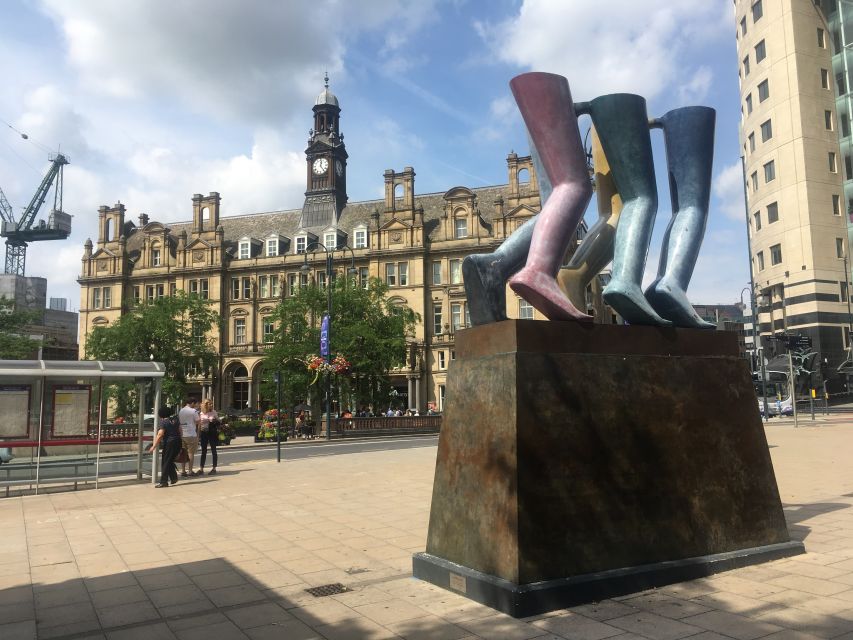 Leeds: 2-Hour Highlights Walking Tour - Explore Leeds Architectural Gems